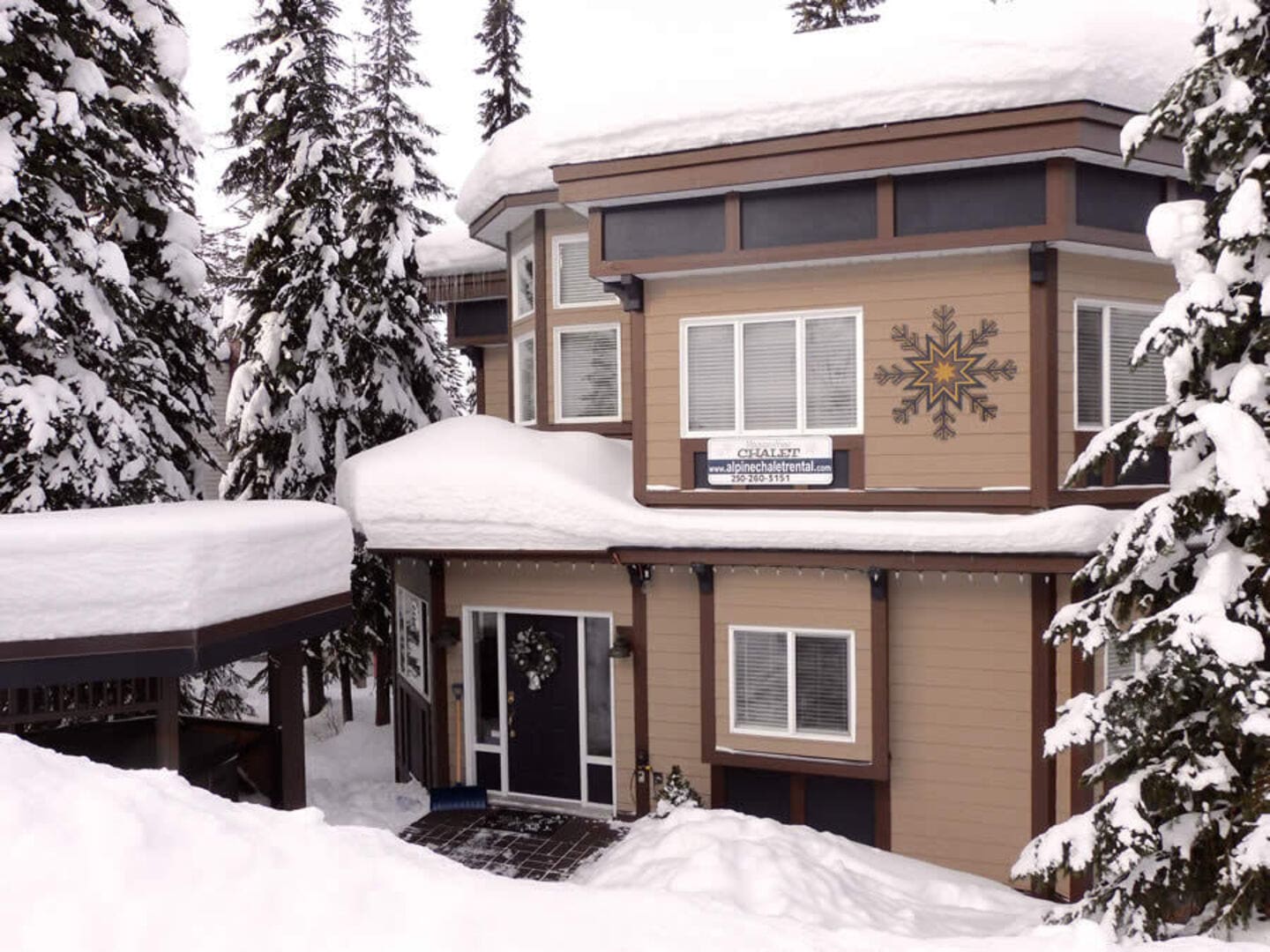 Silver Star Stays - Mountain View Chalet