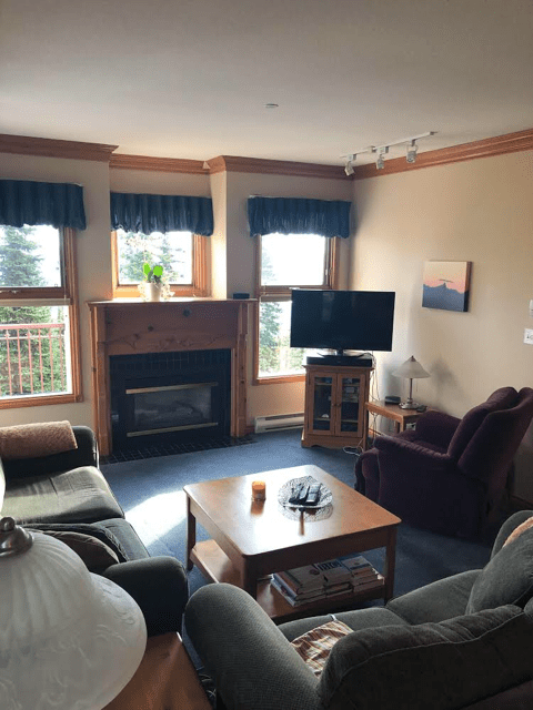 Top Floor condo at Grandview with extra large bright windows, large patio with BBQ, laundry in unit and great ski-out access right from the building to the skiway.