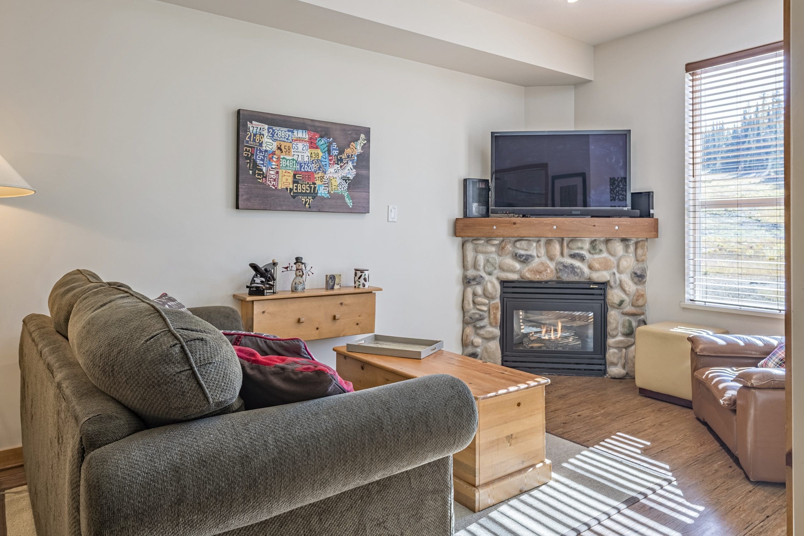 Cozy ground level condo at Creekside. Directly slopeside with gas fireplace, bright windows and pet-friendly! Ski right from your door to the base of the Silver Queen chair to start your day.