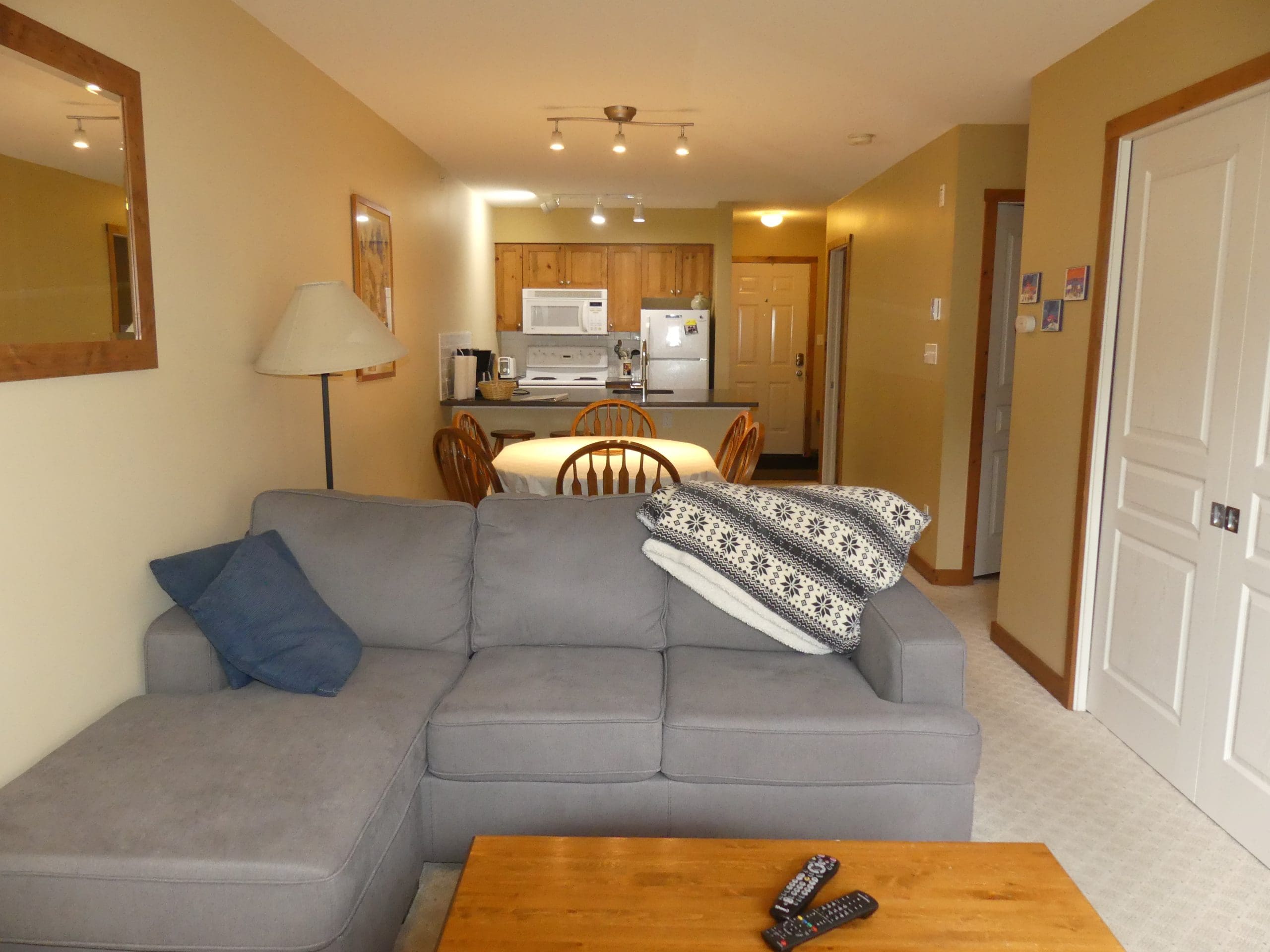 Top floor condo at Creekside nestled in the trees. Great ski in and out access to the Silver Queen chair. Pet-friendly, gas fireplace, free parking.